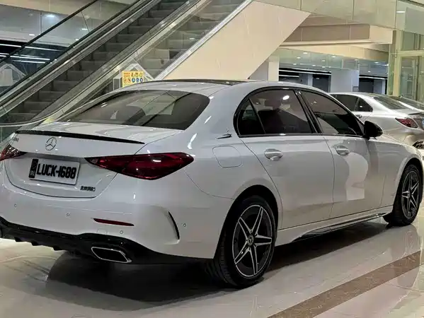 Mercedes-Benz C-Class 2024