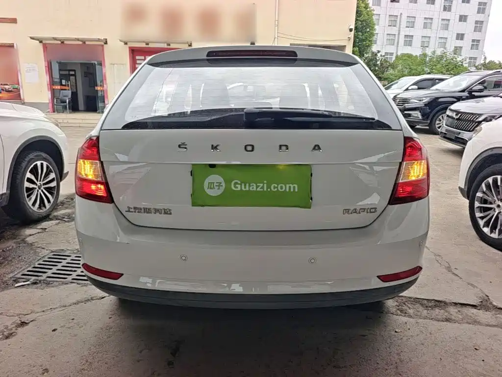 Skoda Rapid Spaceback 2019 — фото 6