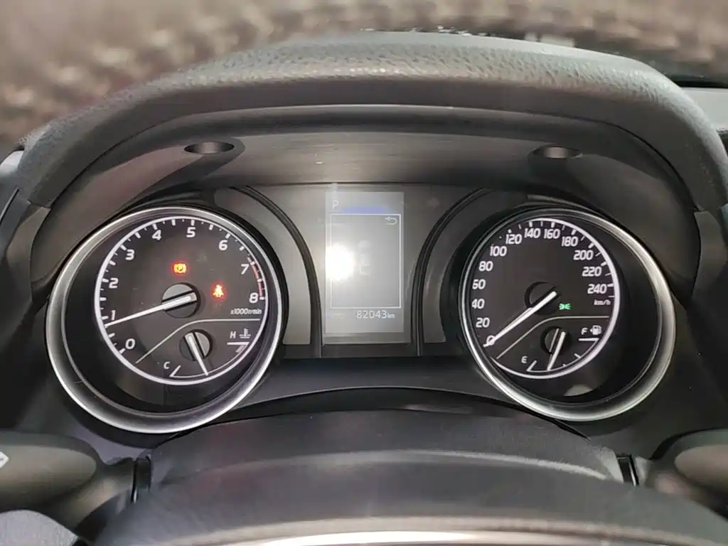 Toyota Camry 2023 — фото 12