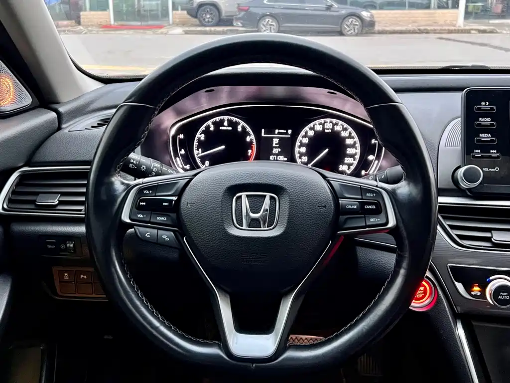 Honda Accord 2020 — фото 13