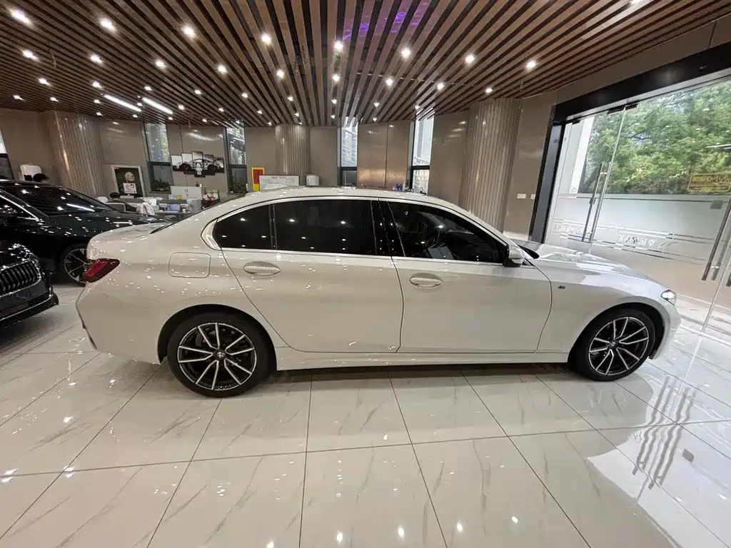BMW 3 Series 2023