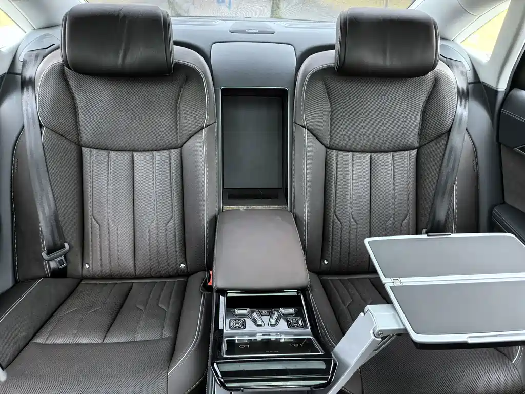 Audi A8 2020 — фото 14