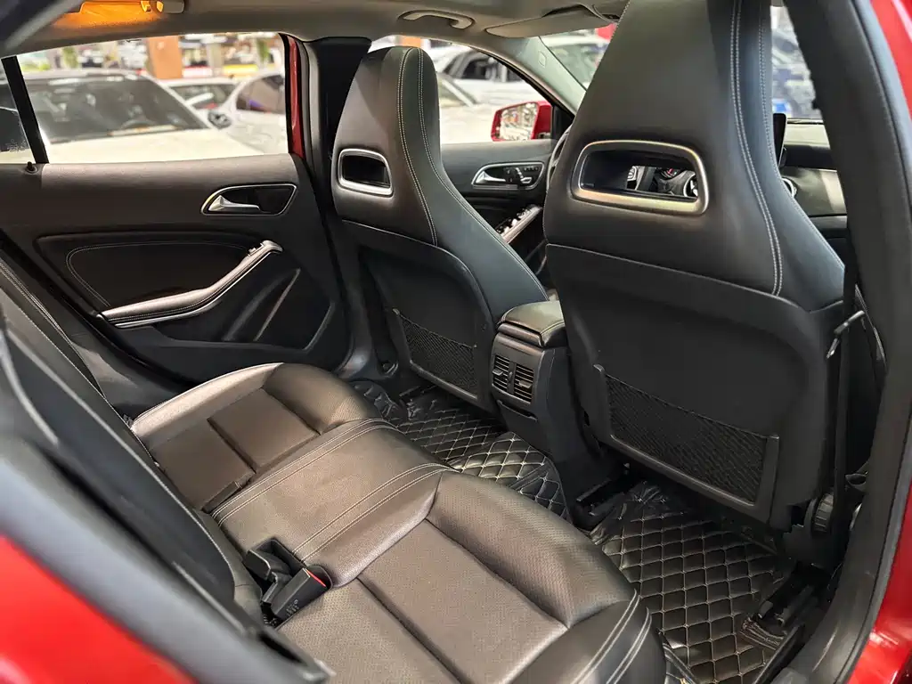 Mercedes-Benz GLA 2018 — фото 30
