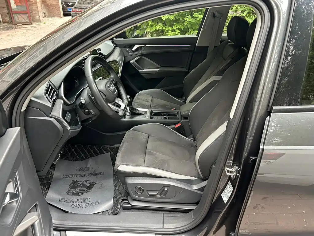 Audi Q3 2023 — фото 10