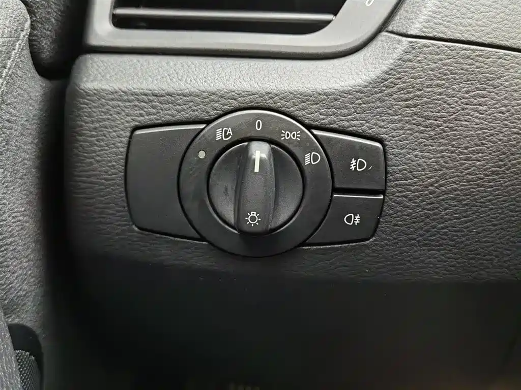 BMW X1 2012 — фото 21