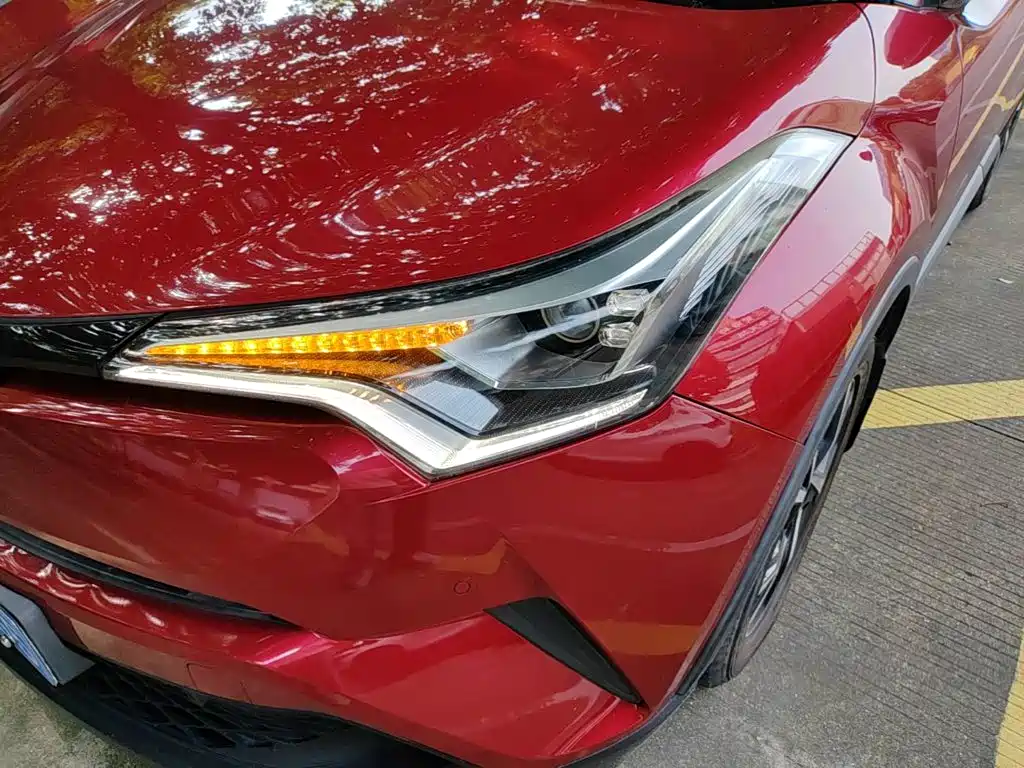 Toyota C-HR 2019 — фото 24