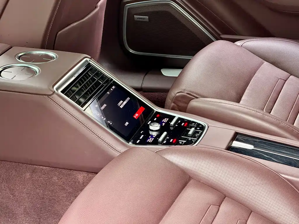 Porsche Panamera 2018 — фото 8