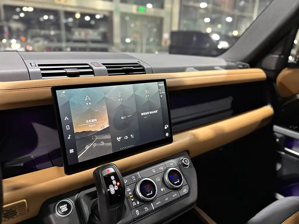 Land Rover Defender 2022 — фото 25