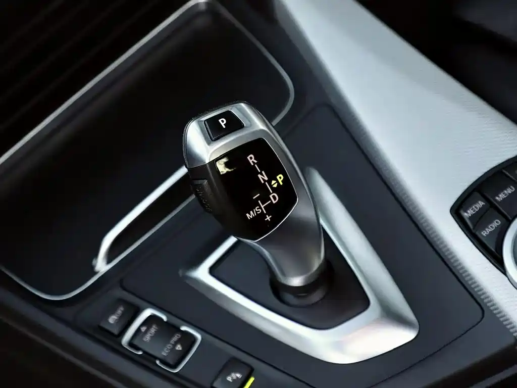 BMW 3 Series 2016 — фото 14