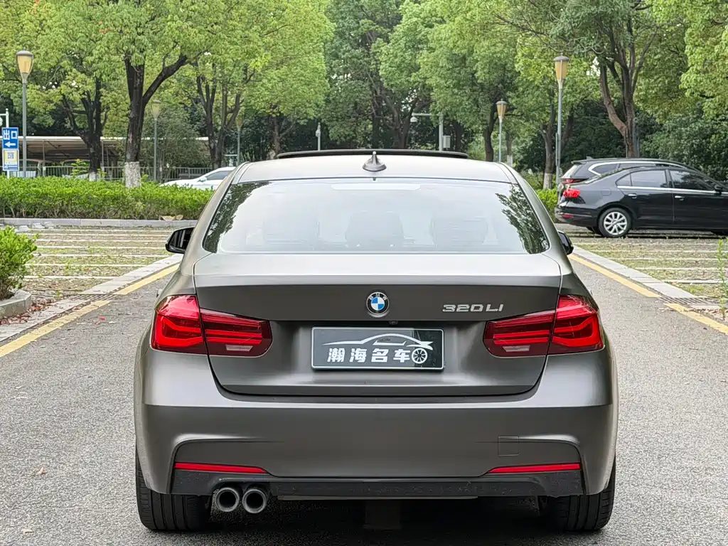 BMW 3 Series 2019 — фото 14