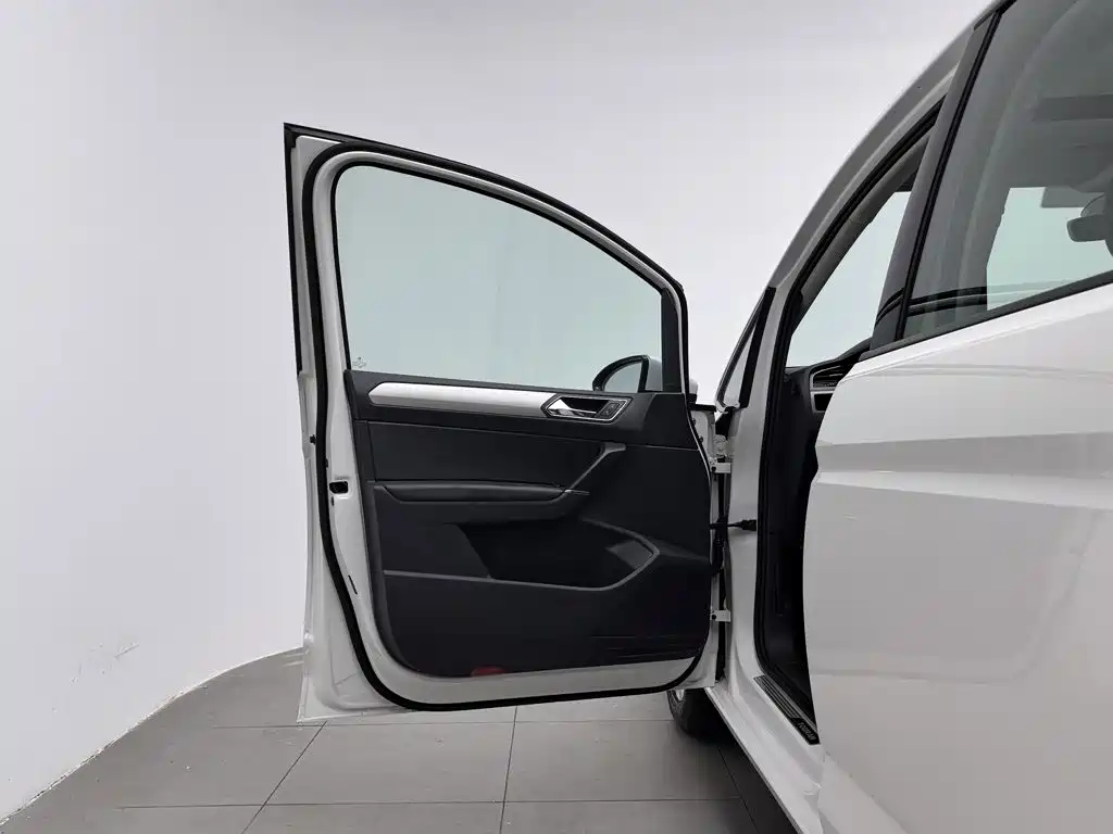 Volkswagen Touran 2016 — фото 8