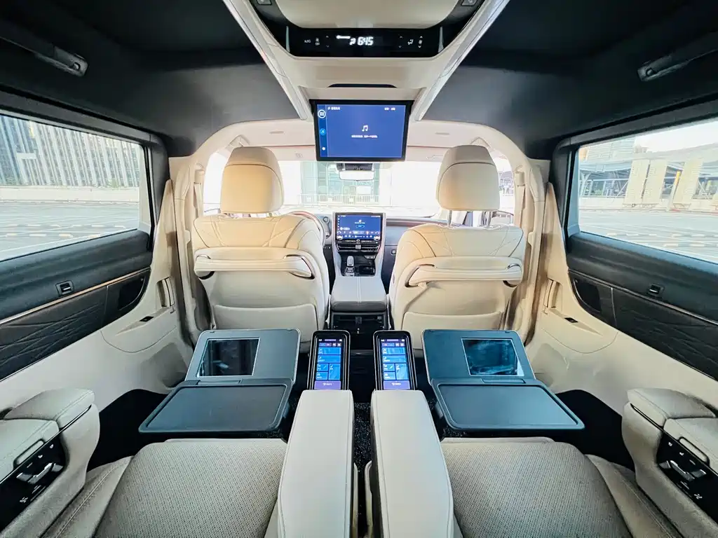 Toyota Alphard 2024 — фото 10