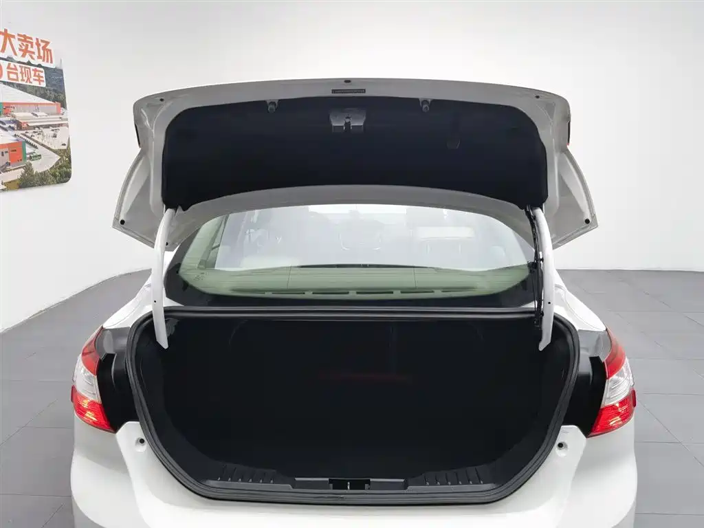 Ford Focus 2015 — фото 16