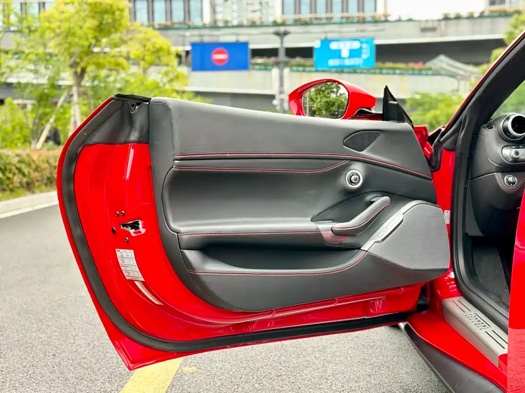 Ferrari Portofino 2020 — фото 12
