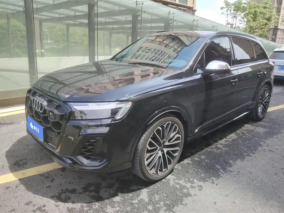 Audi SQ7 2025