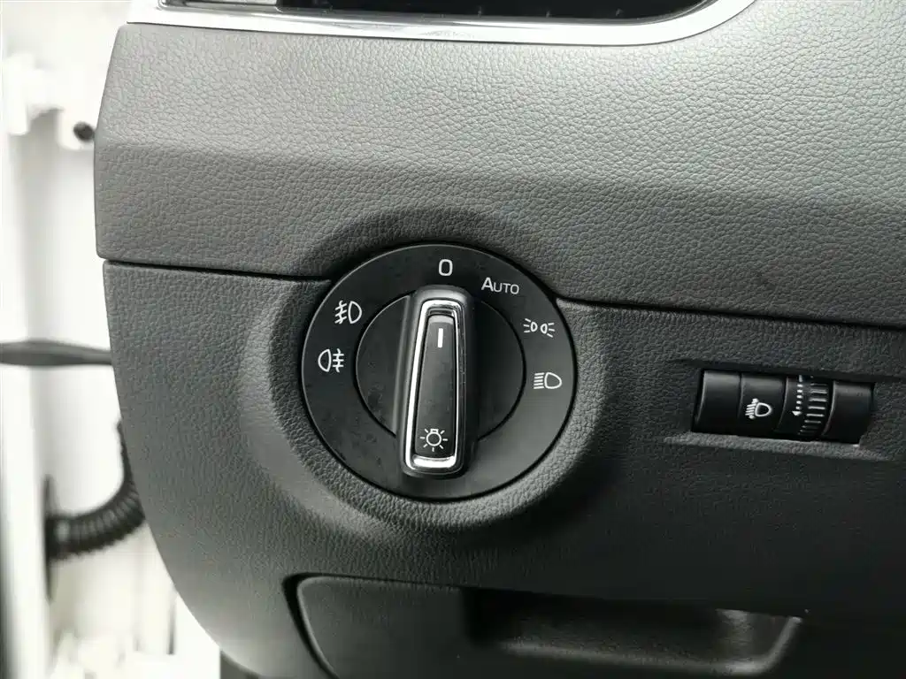 Skoda Octavia 2021 — фото 21