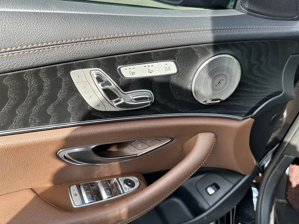 Mercedes-Benz E-Class 2022 — фото 19