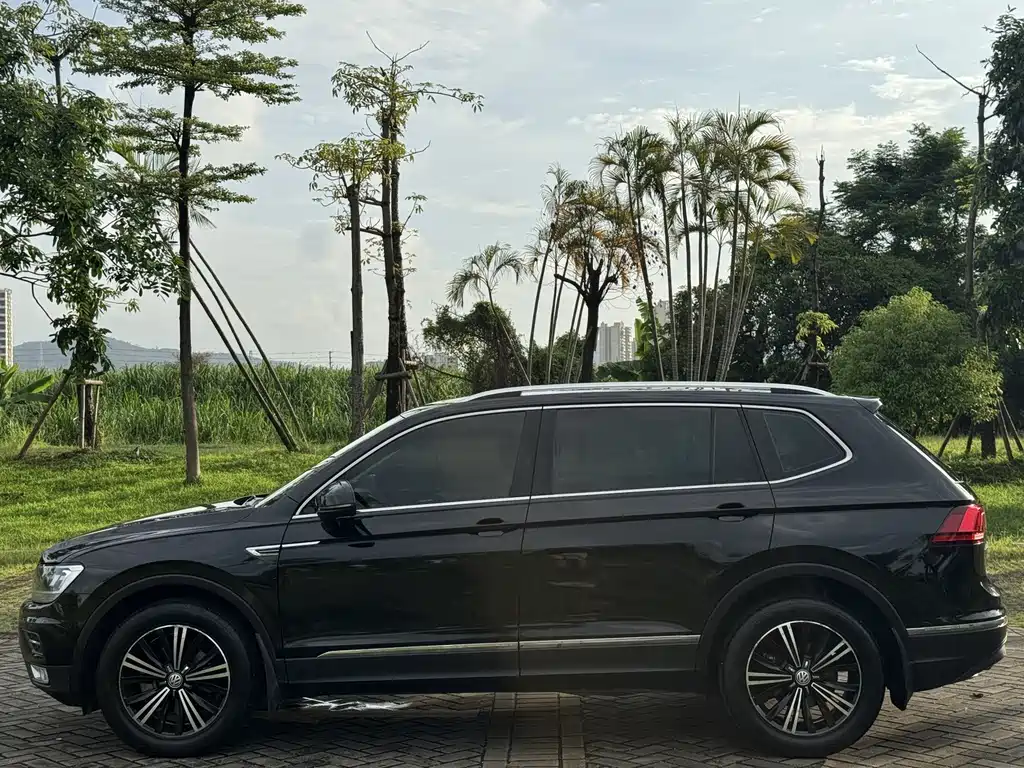 Volkswagen Tiguan L 2020 — фото 8