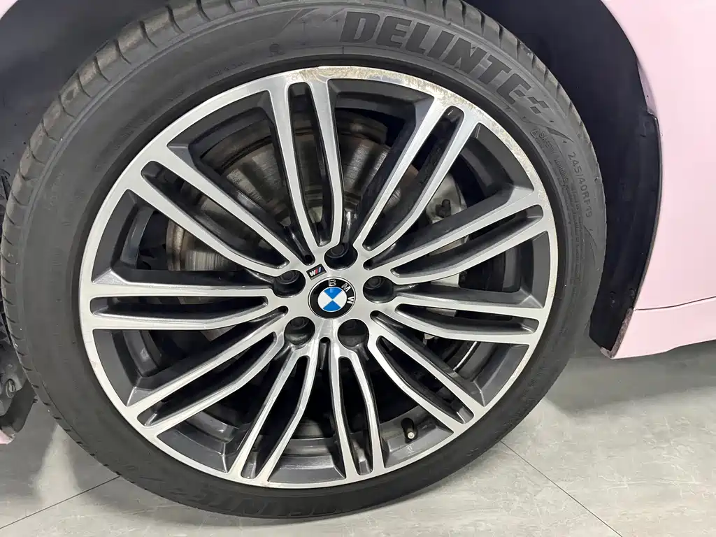 BMW 5 Series 2019 — фото 12