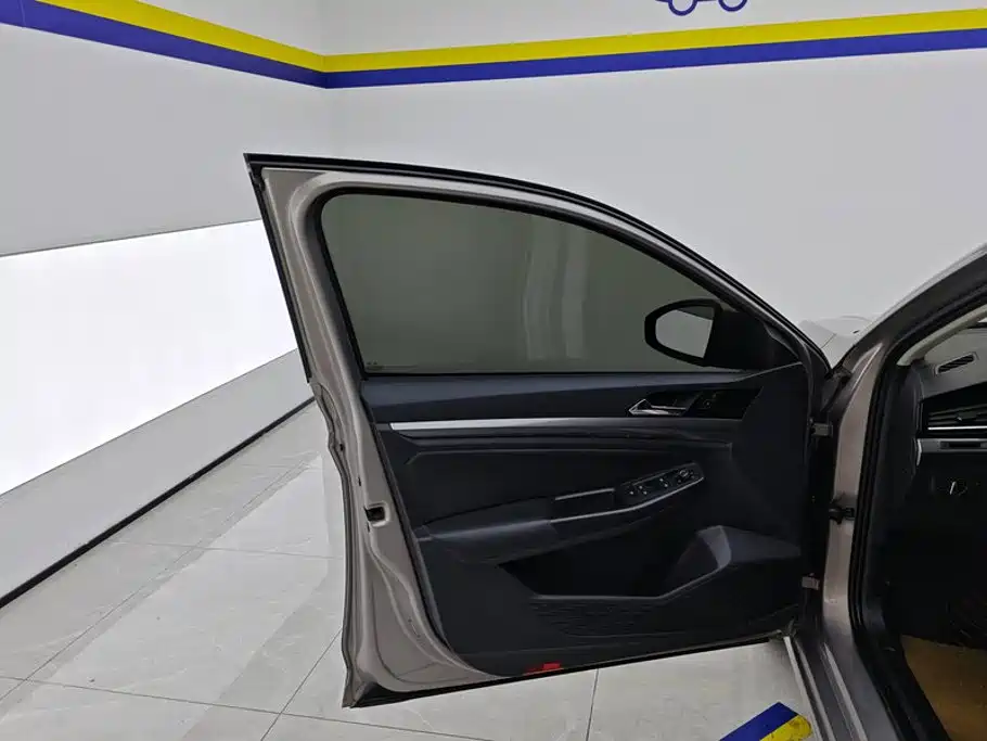 Volkswagen Bora 2021