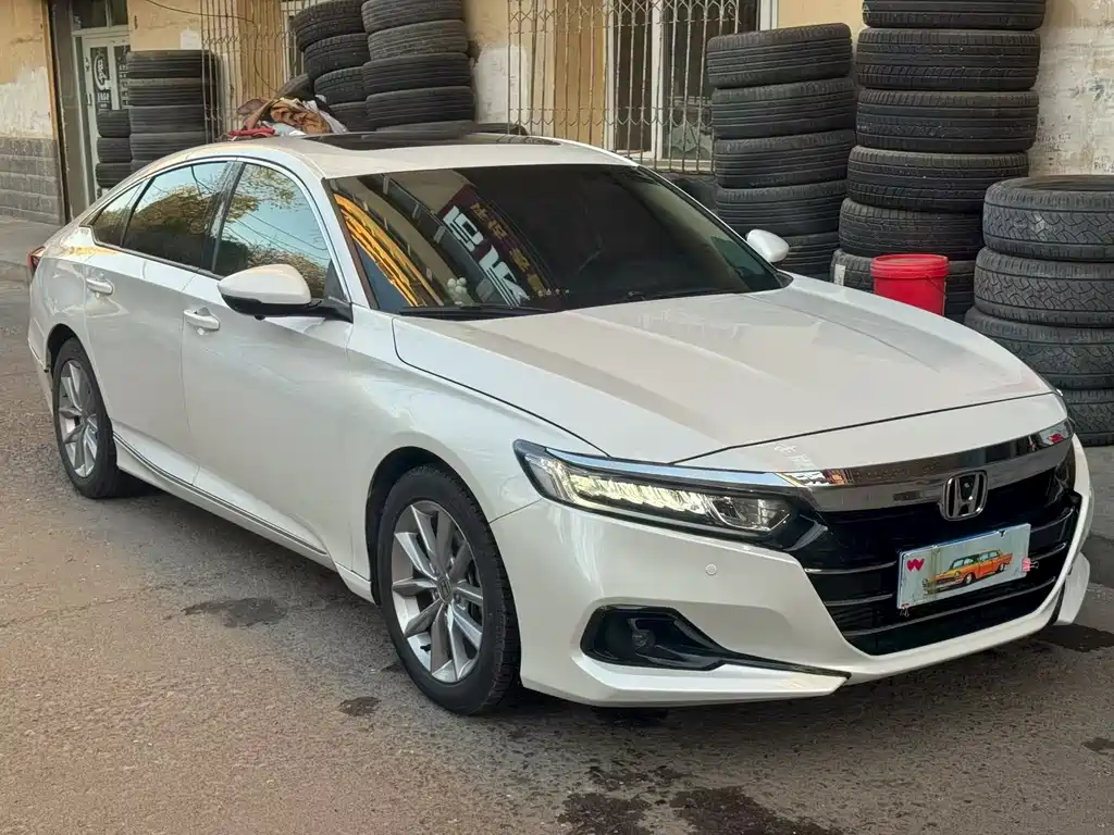 Honda Accord 2022 — фото 1