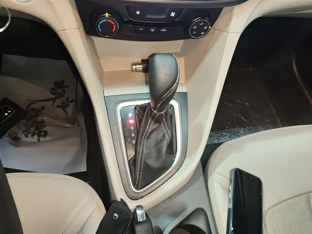 Buick Excelle 2017 — фото 14