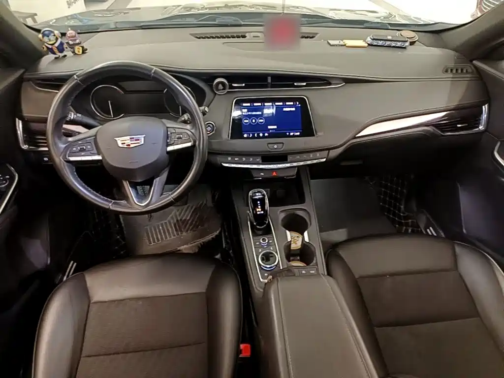 Cadillac XT4 2021 — фото 10