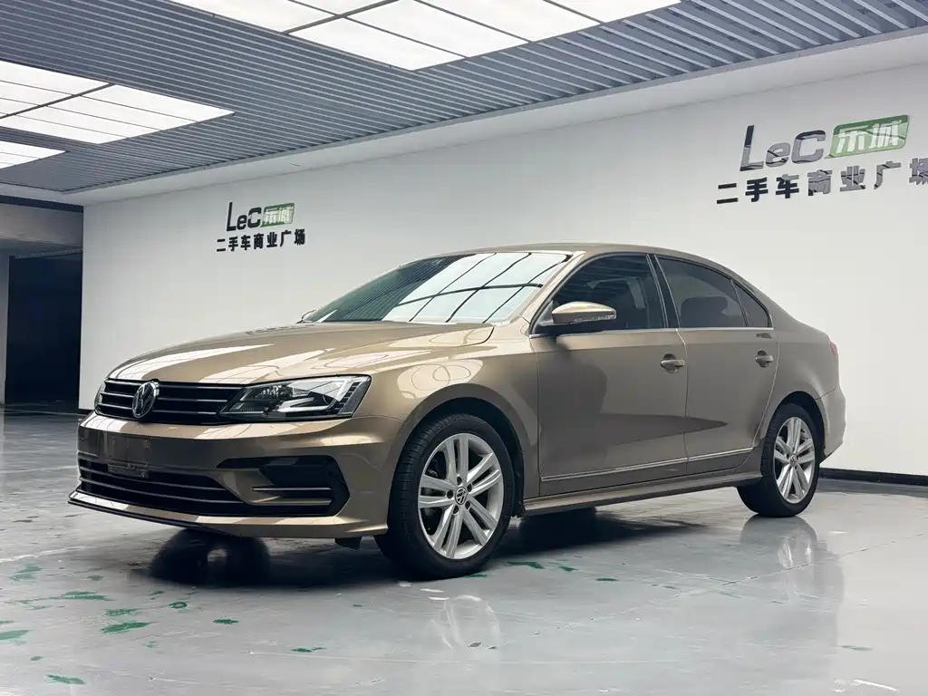 Volkswagen Sagitar 2018