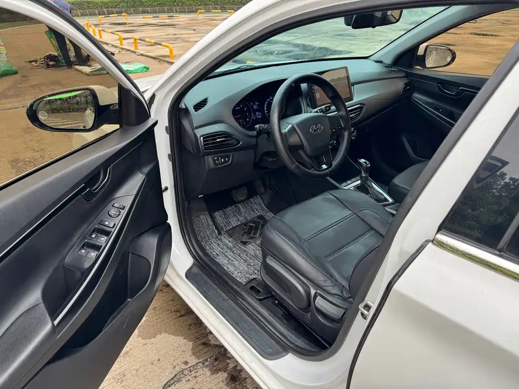 Hyundai Elantra 2019 — фото 6