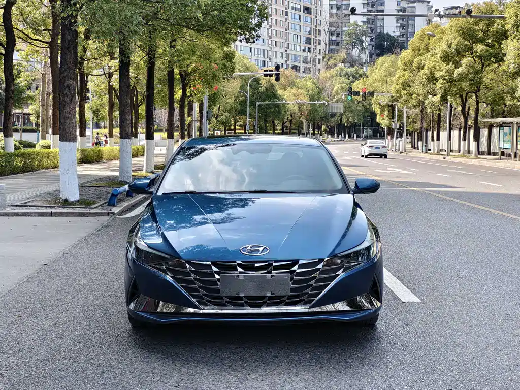 Hyundai Elantra 2022 — фото 2
