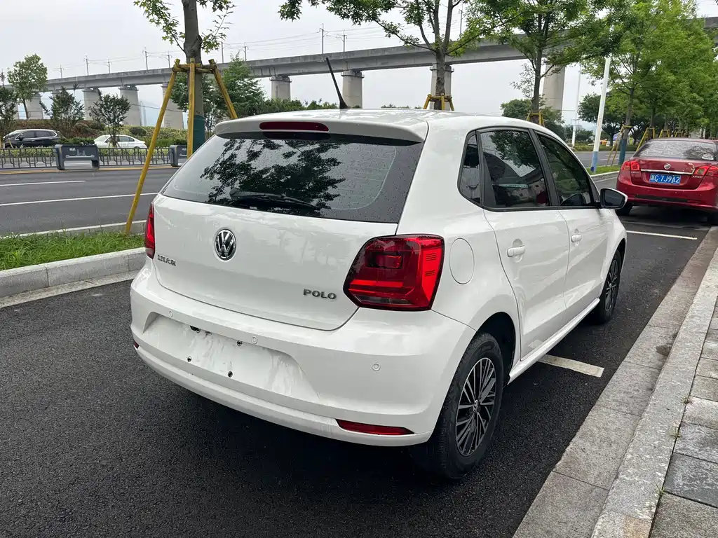 Volkswagen Polo 2017 — фото 7