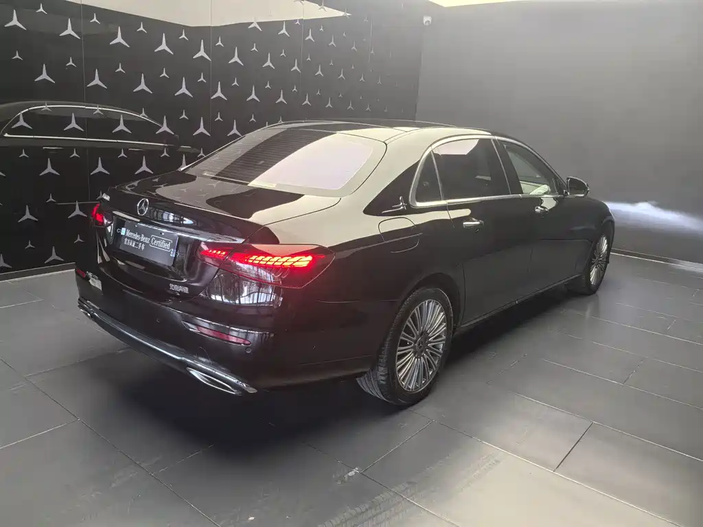 Mercedes-Benz E-Class 2023 — фото 15