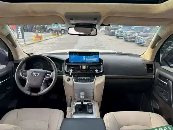 Toyota Land Cruiser 2012