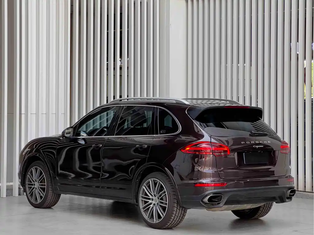 Porsche Cayenne 2015 — фото 6