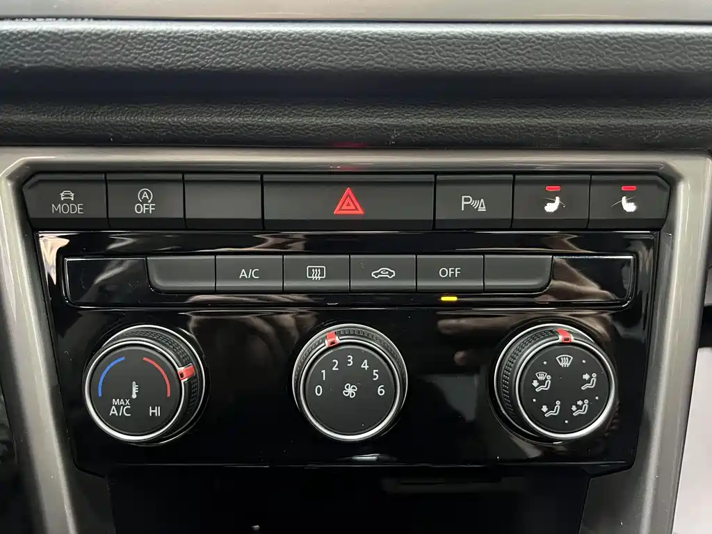 Volkswagen T-Roc 2022 — фото 14