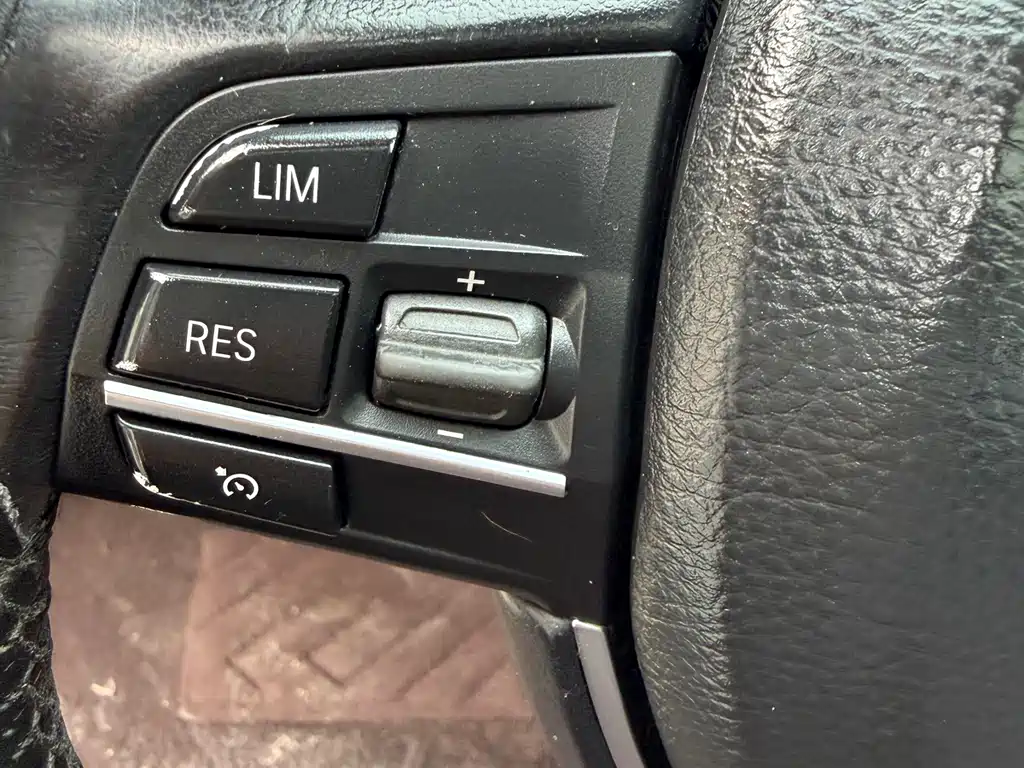 BMW 5 Series 2015 — фото 29