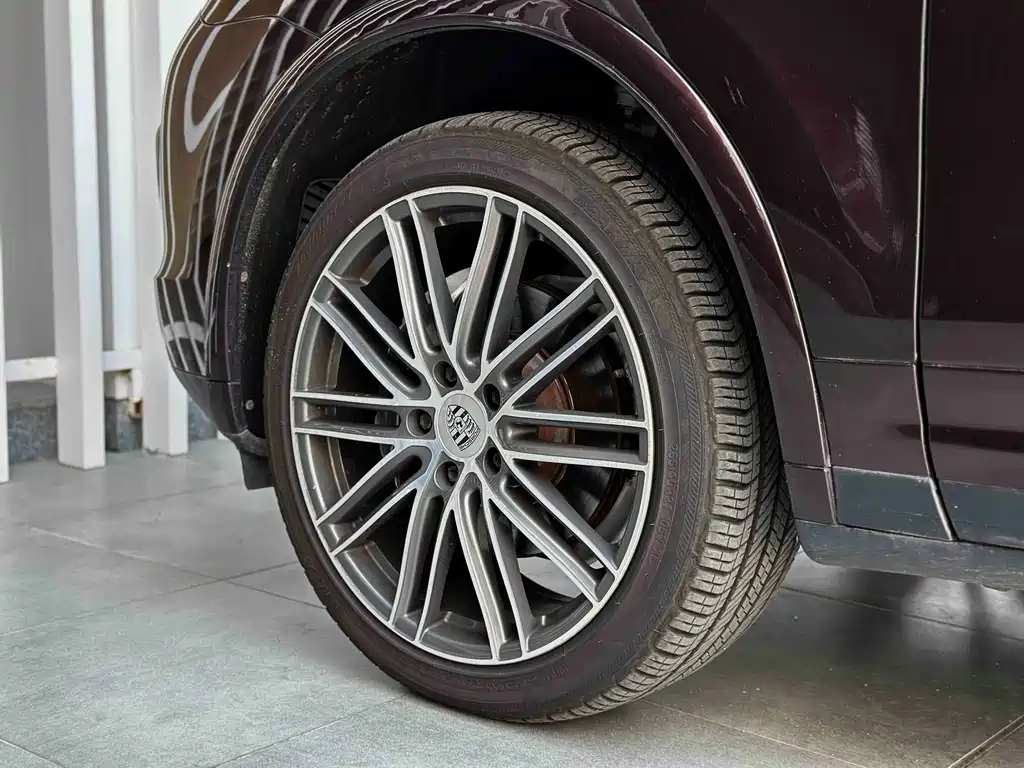 Porsche Cayenne 2015 — фото 16