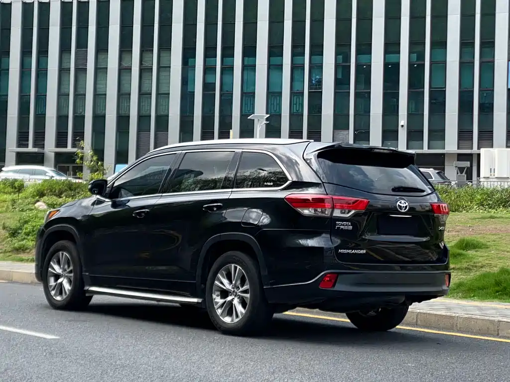 Toyota Highlander 2018 — фото 5