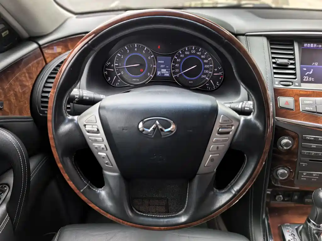 Infiniti QX80 2016 — фото 14