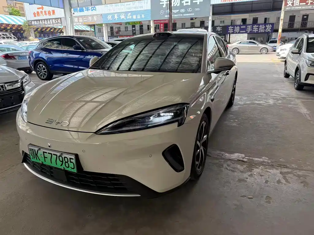 BYD Seal 07 DM-i 2026 — фото 2