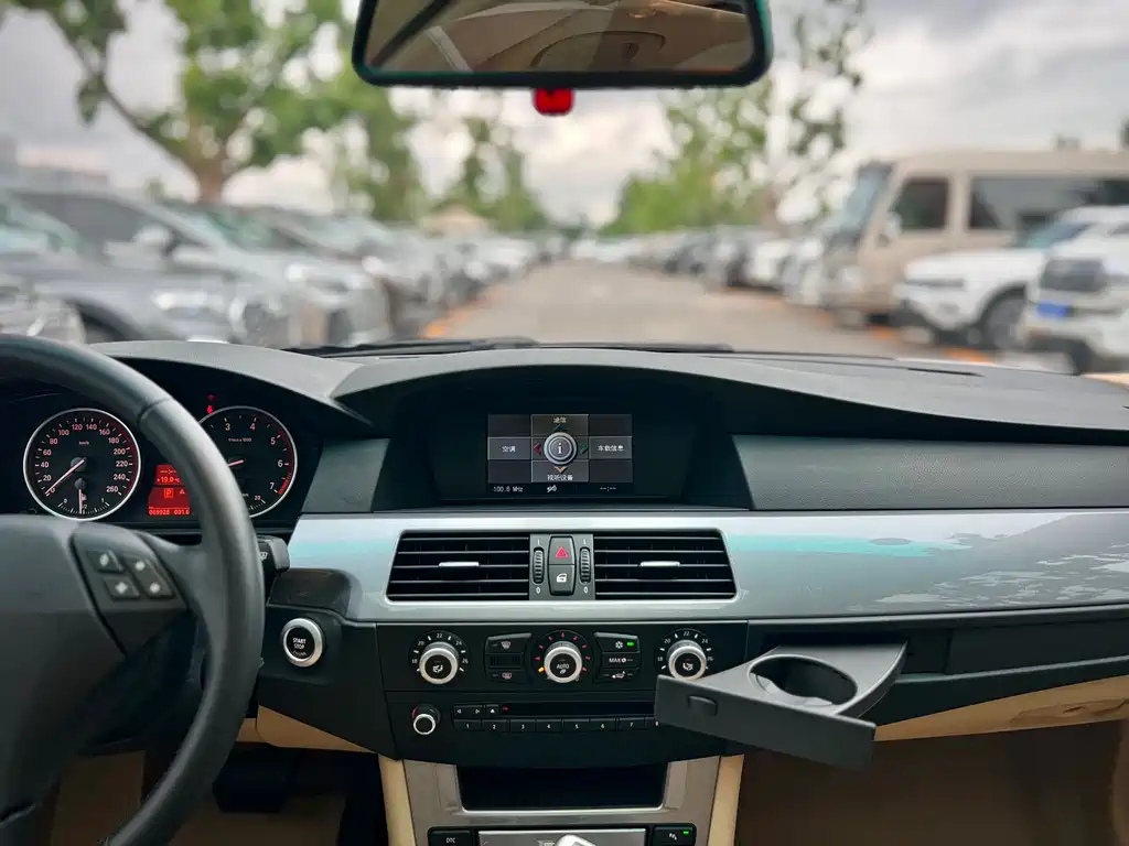 BMW 5 Series 2008 — фото 14