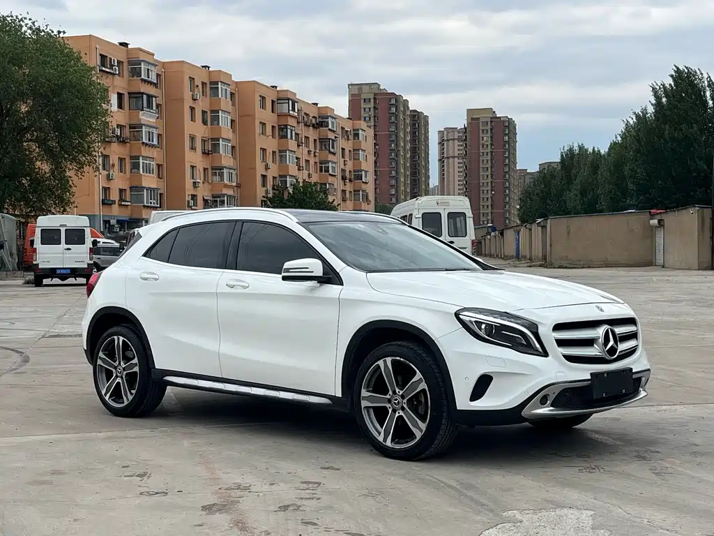 Mercedes-Benz GLA 2015