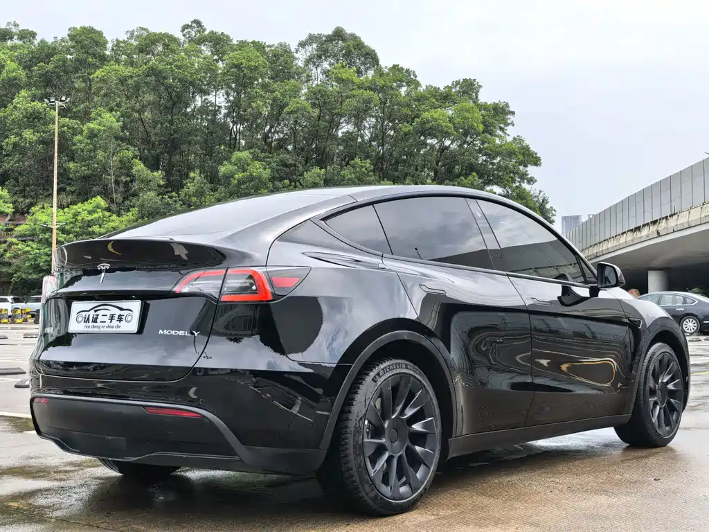 Tesla Model Y 2022 — фото 10