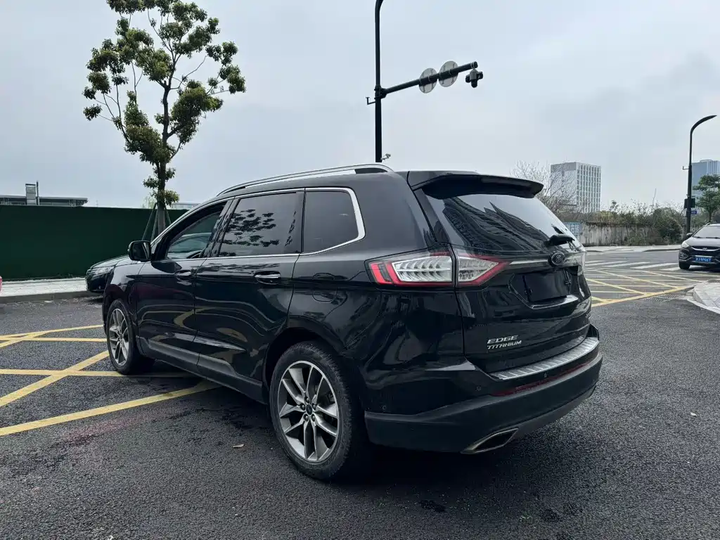 Ford Edge 2018 — фото 6