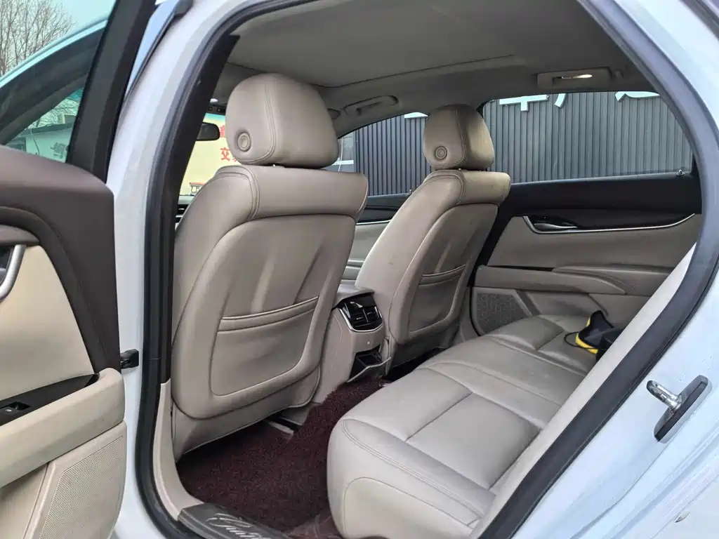 Cadillac XTS 2016 — фото 10