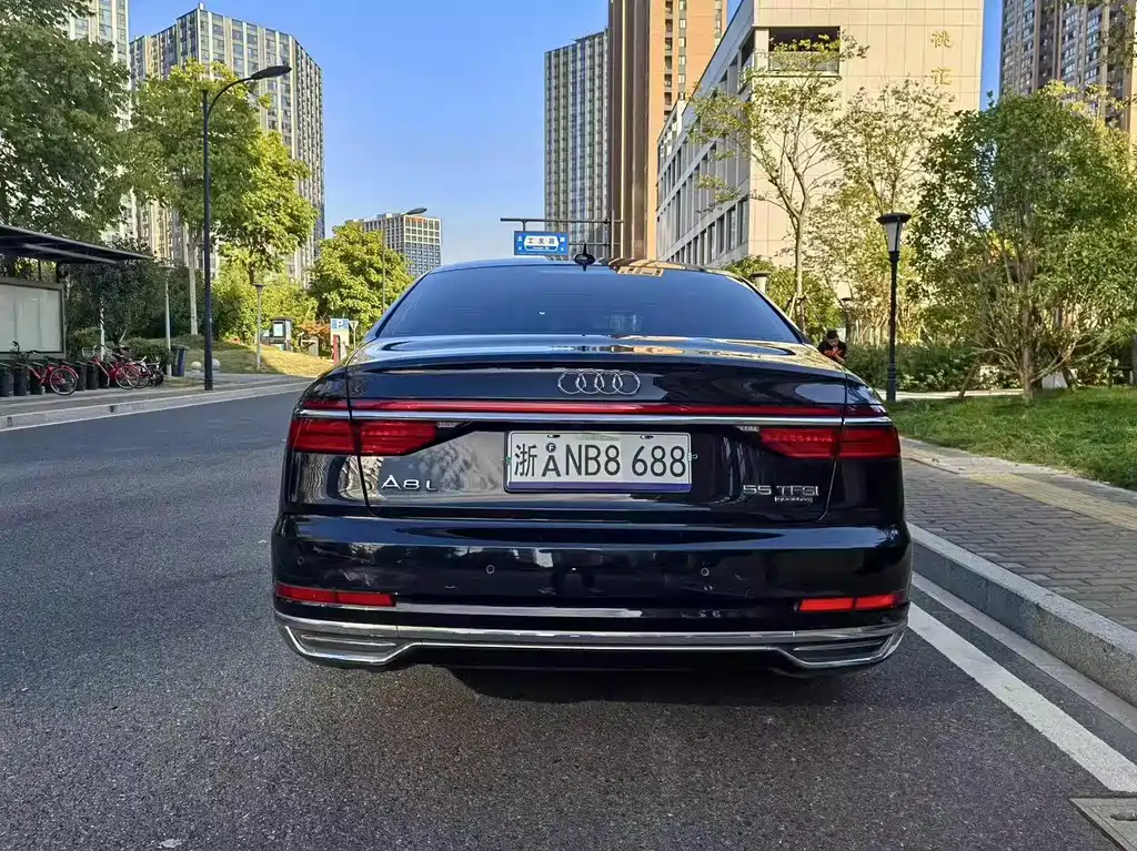 Audi A8 2020 — фото 6