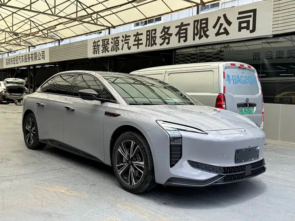 Hongqi EH7 2024 — фото 3