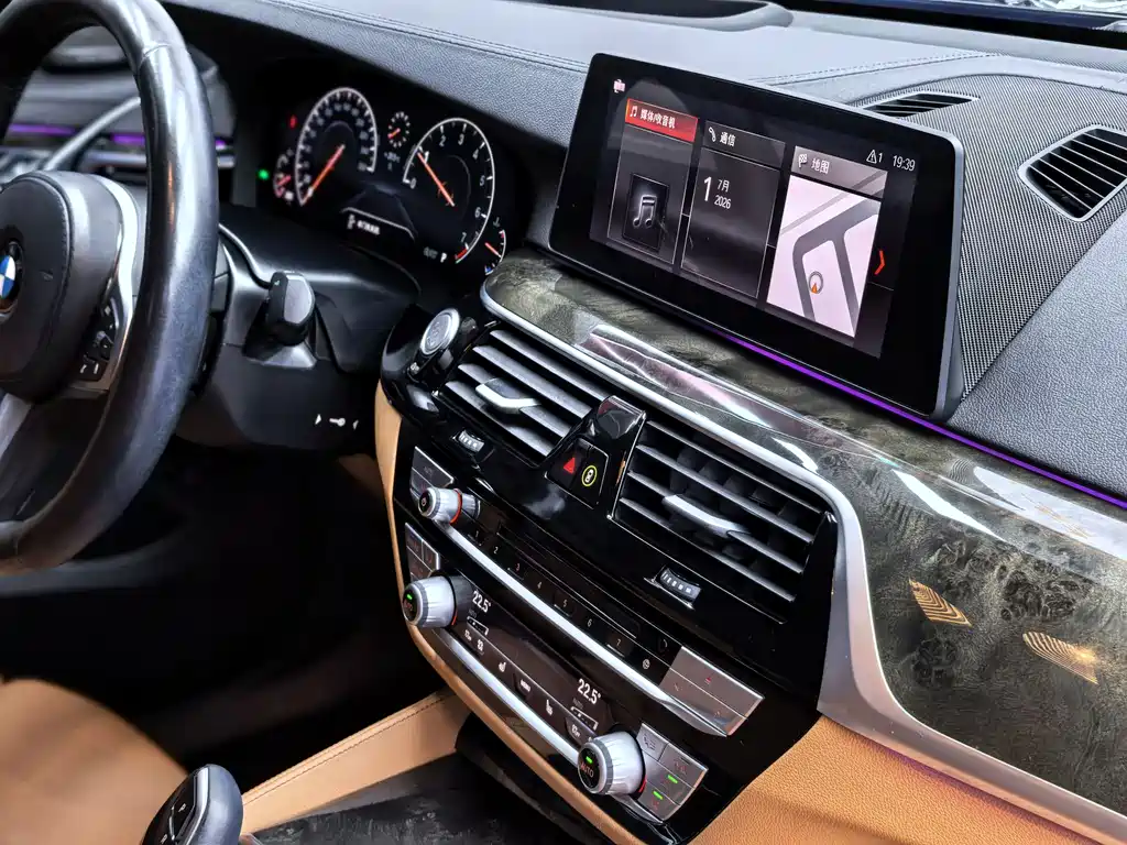 BMW 6 Series GT 2019 — фото 25