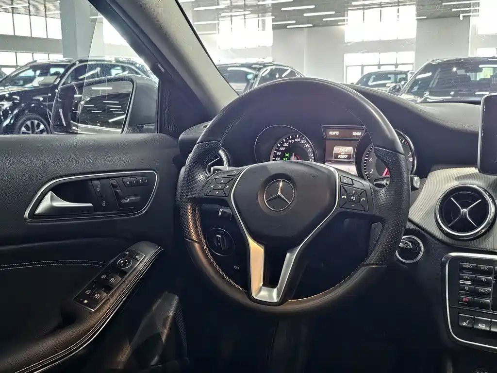 Mercedes-Benz GLA 2015 — фото 7