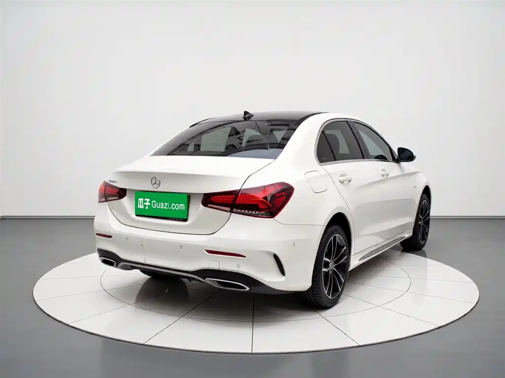 Mercedes-Benz A-Class 2022 — фото 12